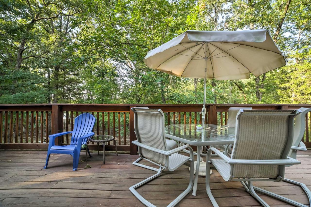 Lakefront Blue Eye Cottage With Hot Tub And Fire Pit! Exterior photo